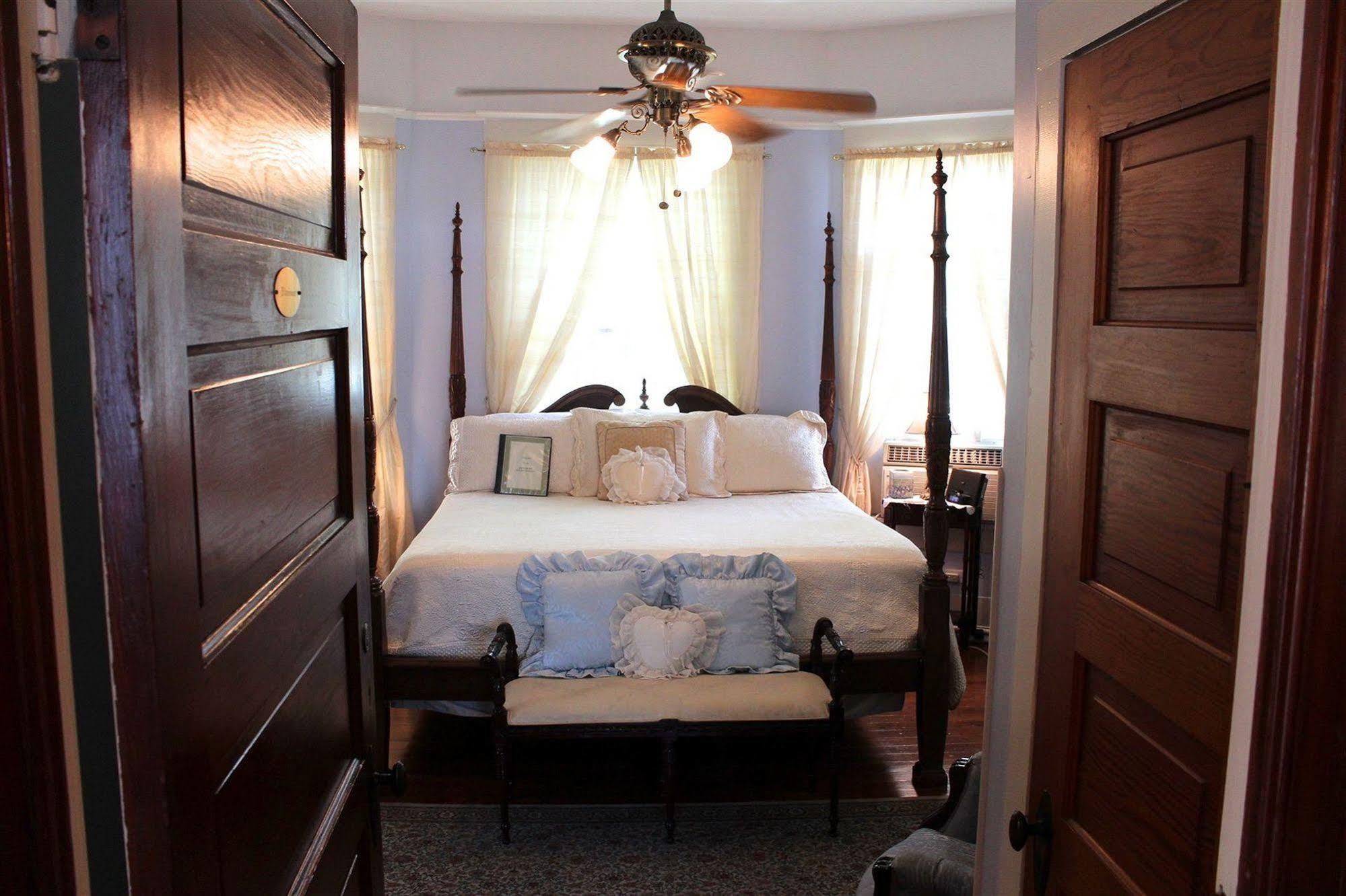 Evas Escape At The Gardenia Inn San Antonio Exterior foto